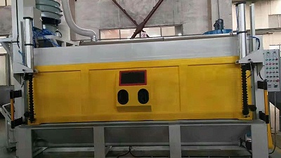 青岛海尔集团非标定制的注塑机挤出螺杆清理自动喷砂机已发货！